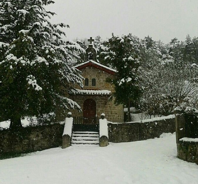 valle encantador capilla nevada