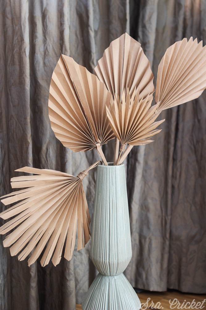 decoracion con hojas de palma de papel