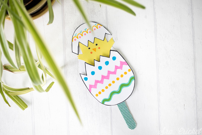 Huevo de Pascua articulado pop-up para hacer con niños.