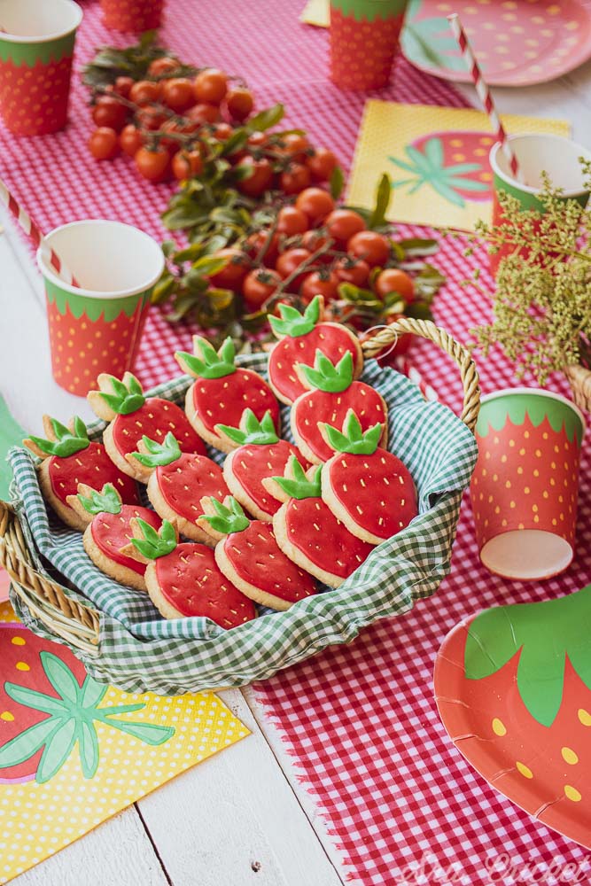 fiesta de fresas strawberry party